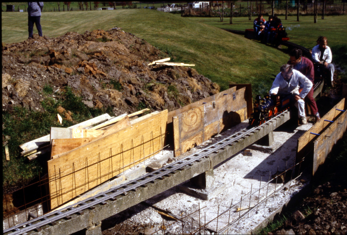 14 Shuttering for road crossing